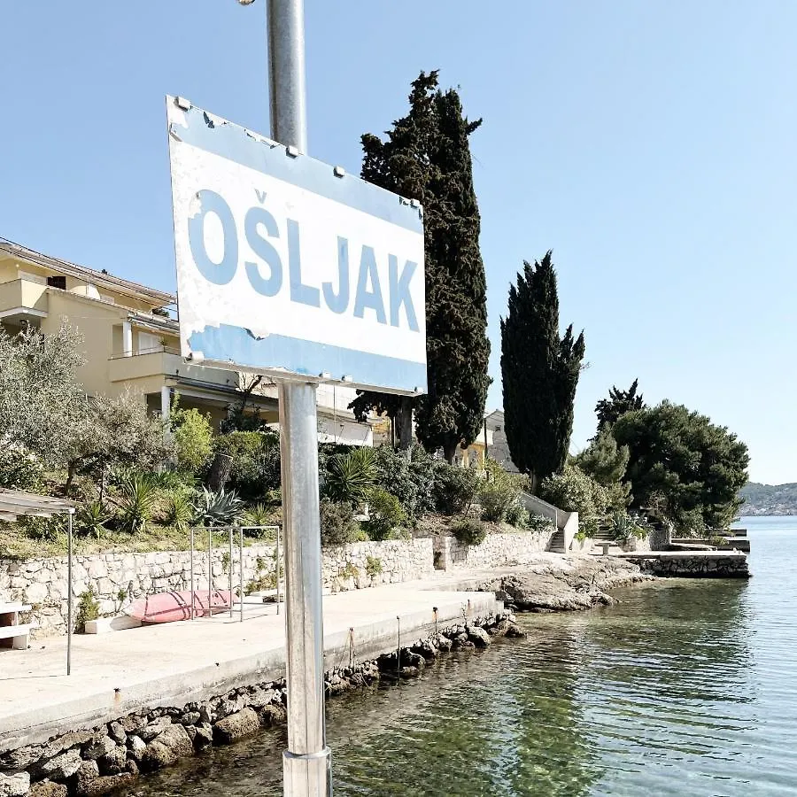 Holiday home Island House Osljak Preko Croatia